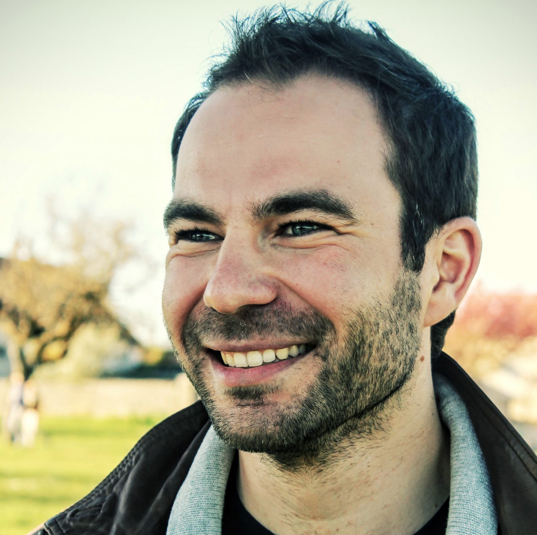 Portrait de Mikaël Lazare – Atelier Aetherra